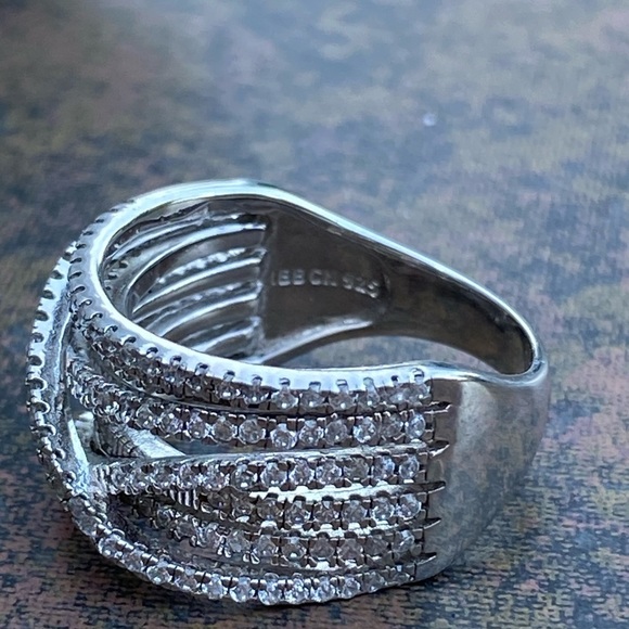 NWOT MACY’S 1 1/6 CT. T.W. CUBIC ZIRCONIA INTERLOCKING RING IN STERLING SILVER-6 - Picture 6 of 7